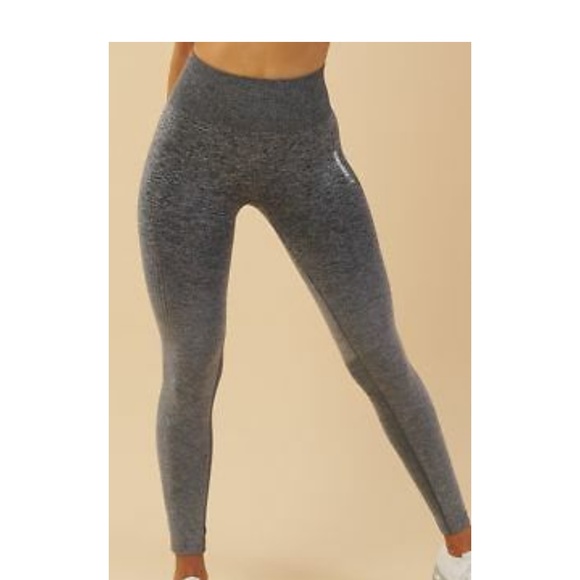 $150 SOLD! Gymshark Ombre Seamless Blk/Lgt Grey - Picture 3 of 8